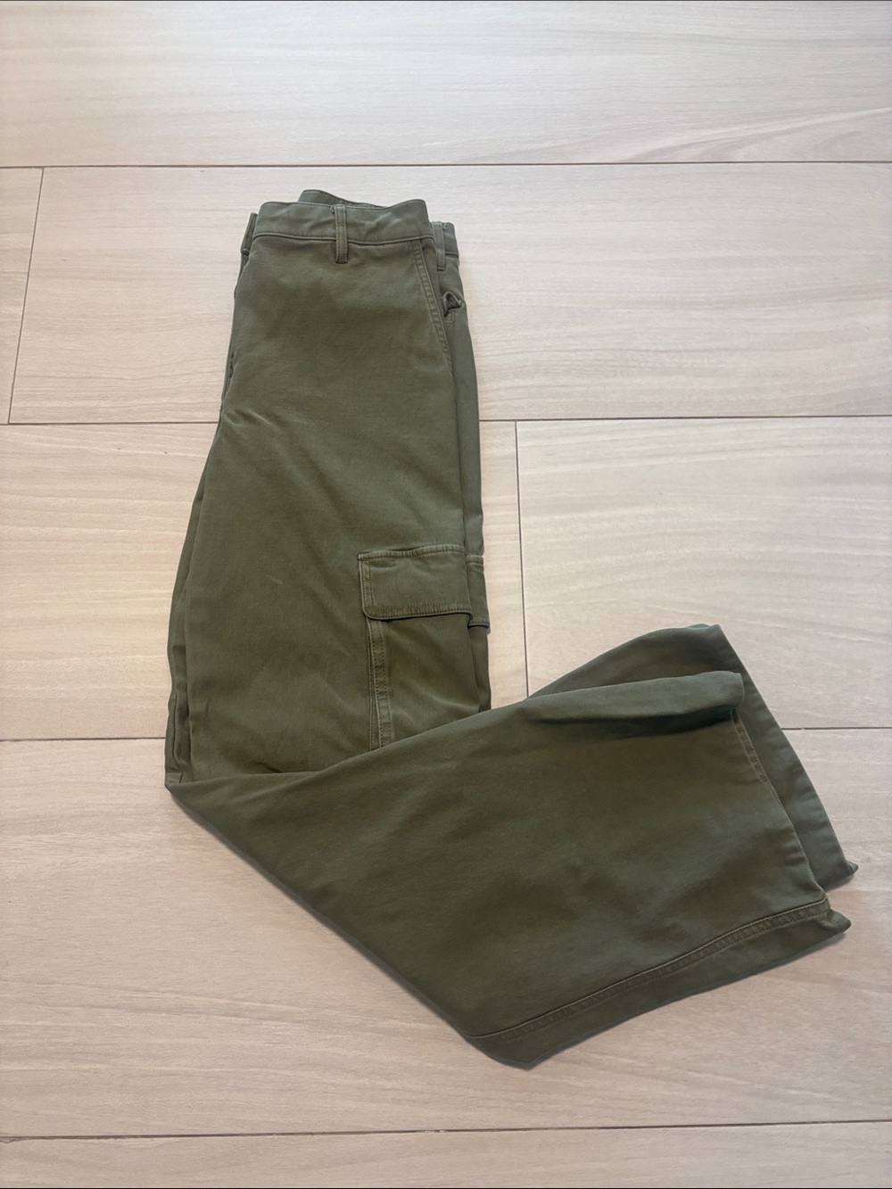Aritzia Wilfred Olive Green Women’s Cargo Pants